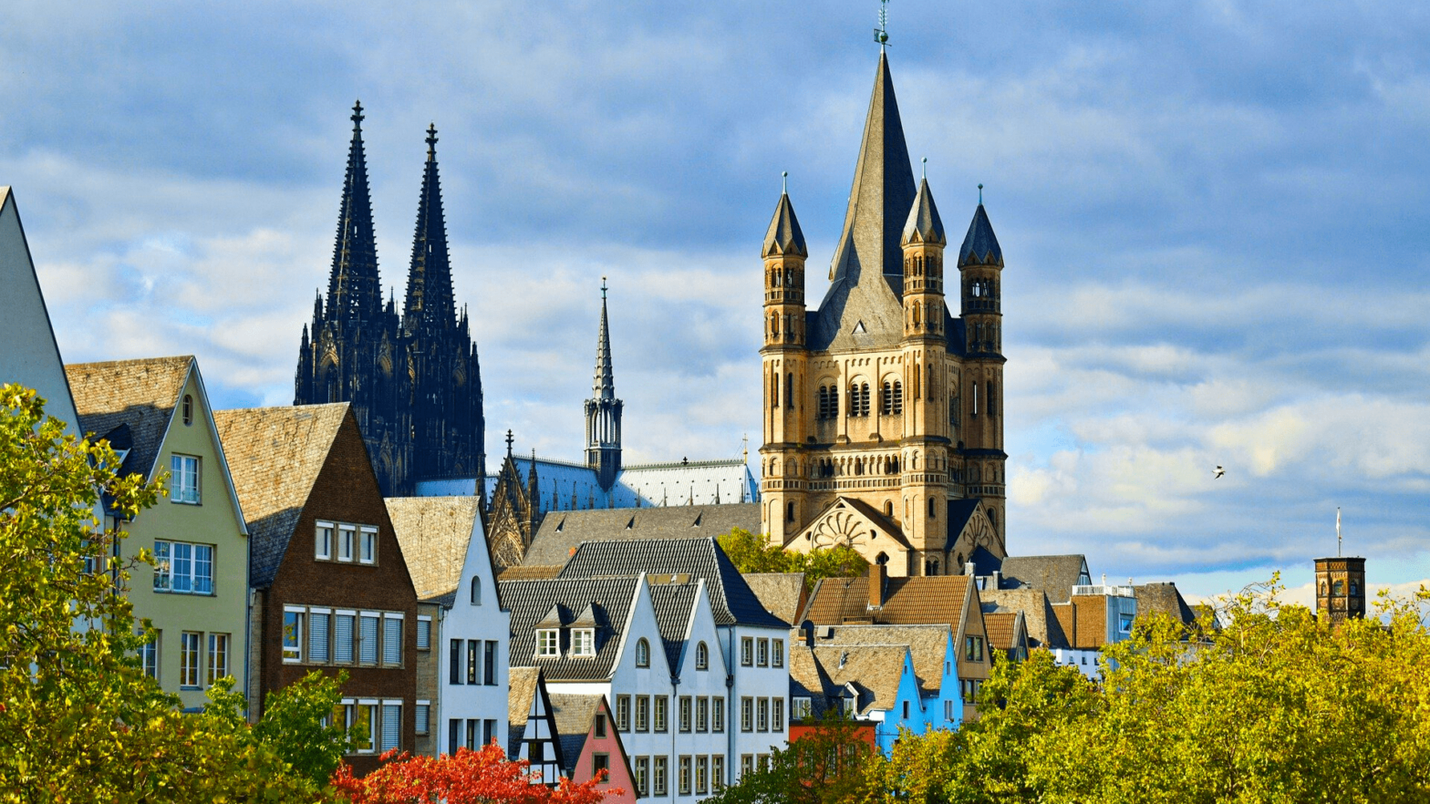 Hotels in Köln für den JGA Junggesellenabschied mit Kölner Dom im Hintergrund